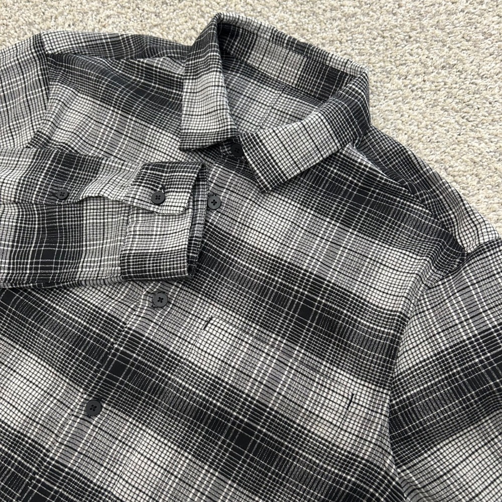 Lululemon Masons Peak Flannel Shirt Medium Black Plaid Long Sleeve Mens Button